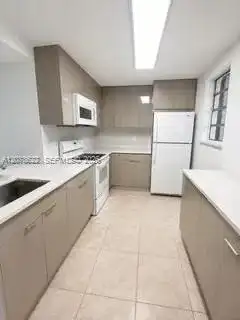 14170 SW 84th St # F, Miami FL 33183