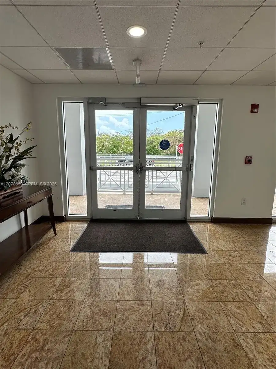 9830 SW 77th Ave, Miami FL 33156 photo 3