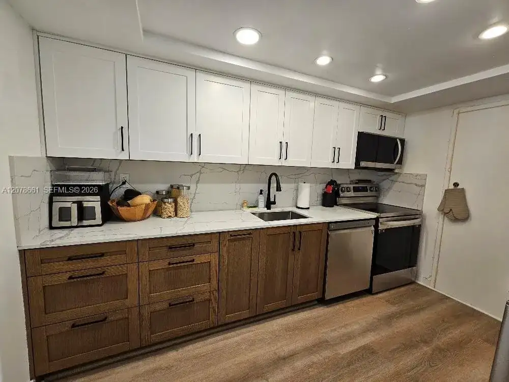 18061 Biscayne Blvd # 1602, Aventura FL 33160 photo 2