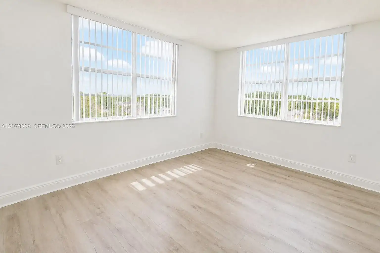 486 NW 165th St Rd # 301, Miami FL 33169 photo 3