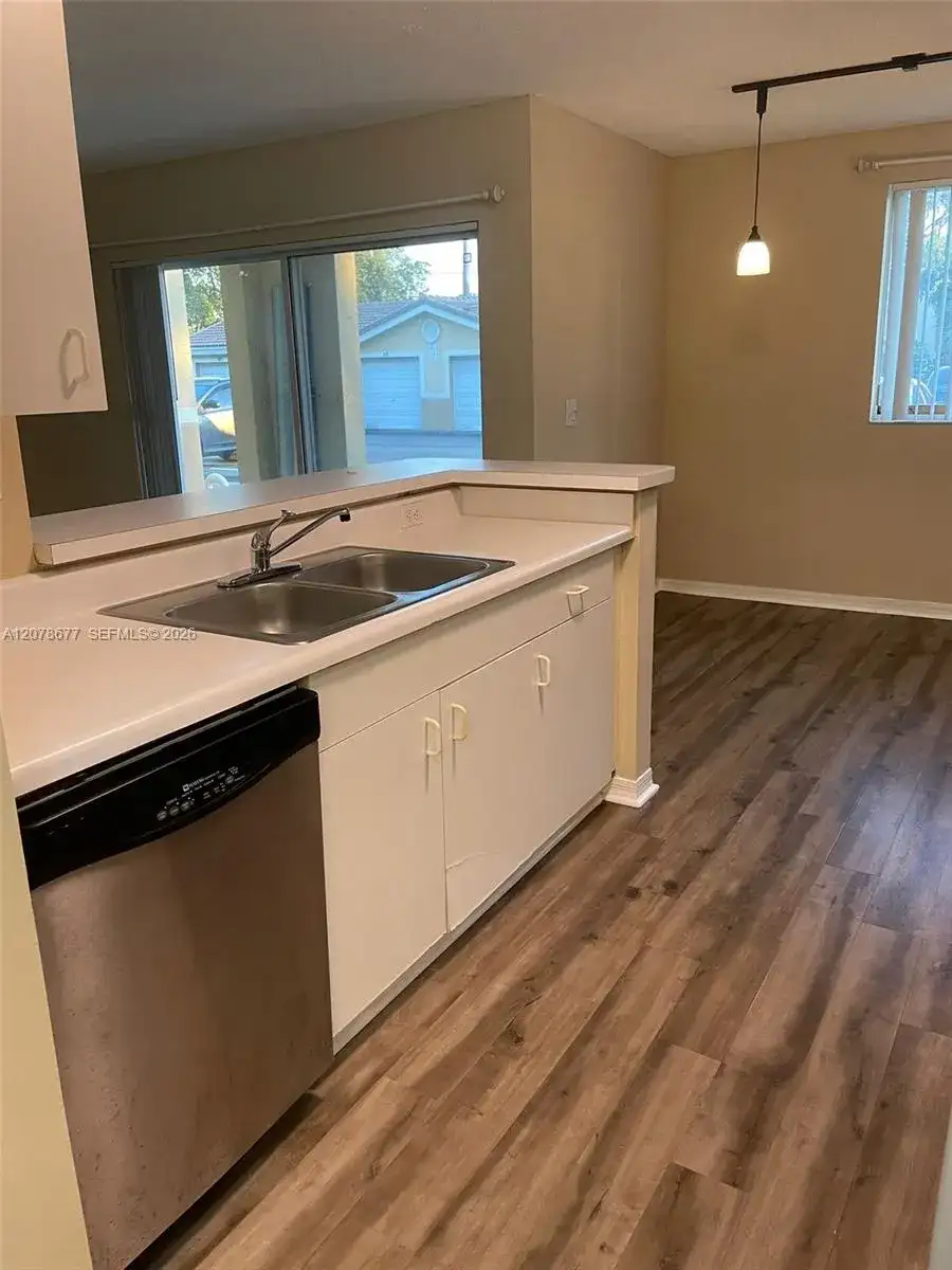 2640 S University Dr # 113, Davie FL 33328 photo 4
