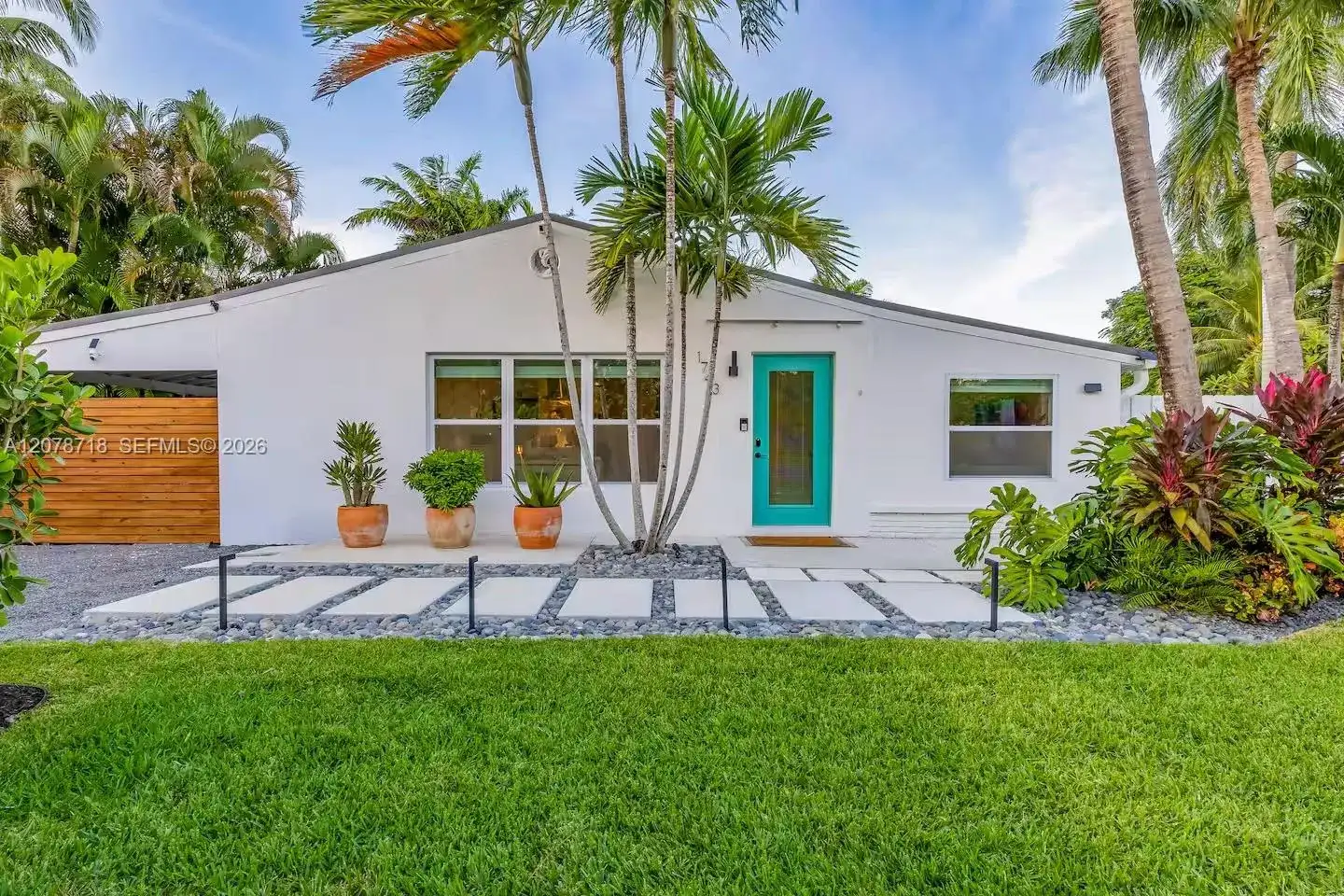 1743 NE 16th St, Fort Lauderdale FL 33304 photo 2