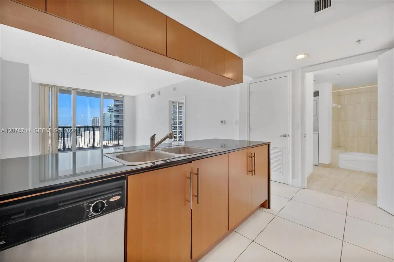 1750 N Bayshore Dr # 4011, Miami FL 33132
