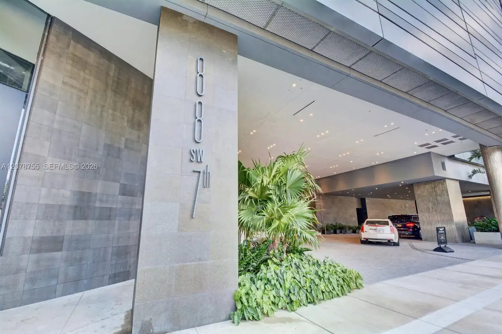 88 SW 7th St # 1511, Miami FL 33130