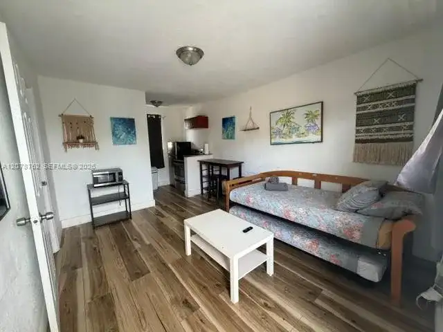 7638 N Miami Ave # 4, Miami FL 33150 photo 2