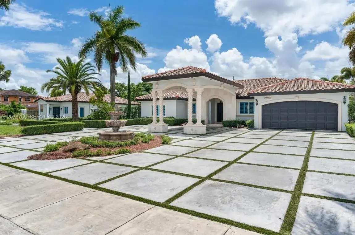 17122 SW 156th Ct, Miami FL 33187 photo 2