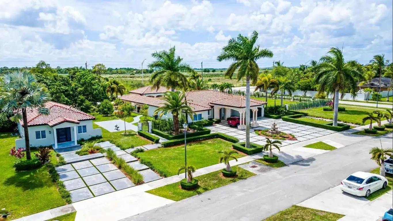 17122 SW 156th Ct, Miami FL 33187 photo 5