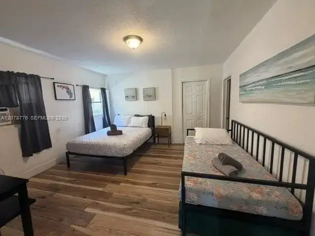 7638 N Miami Ave # 5, Miami FL 33150 photo 3