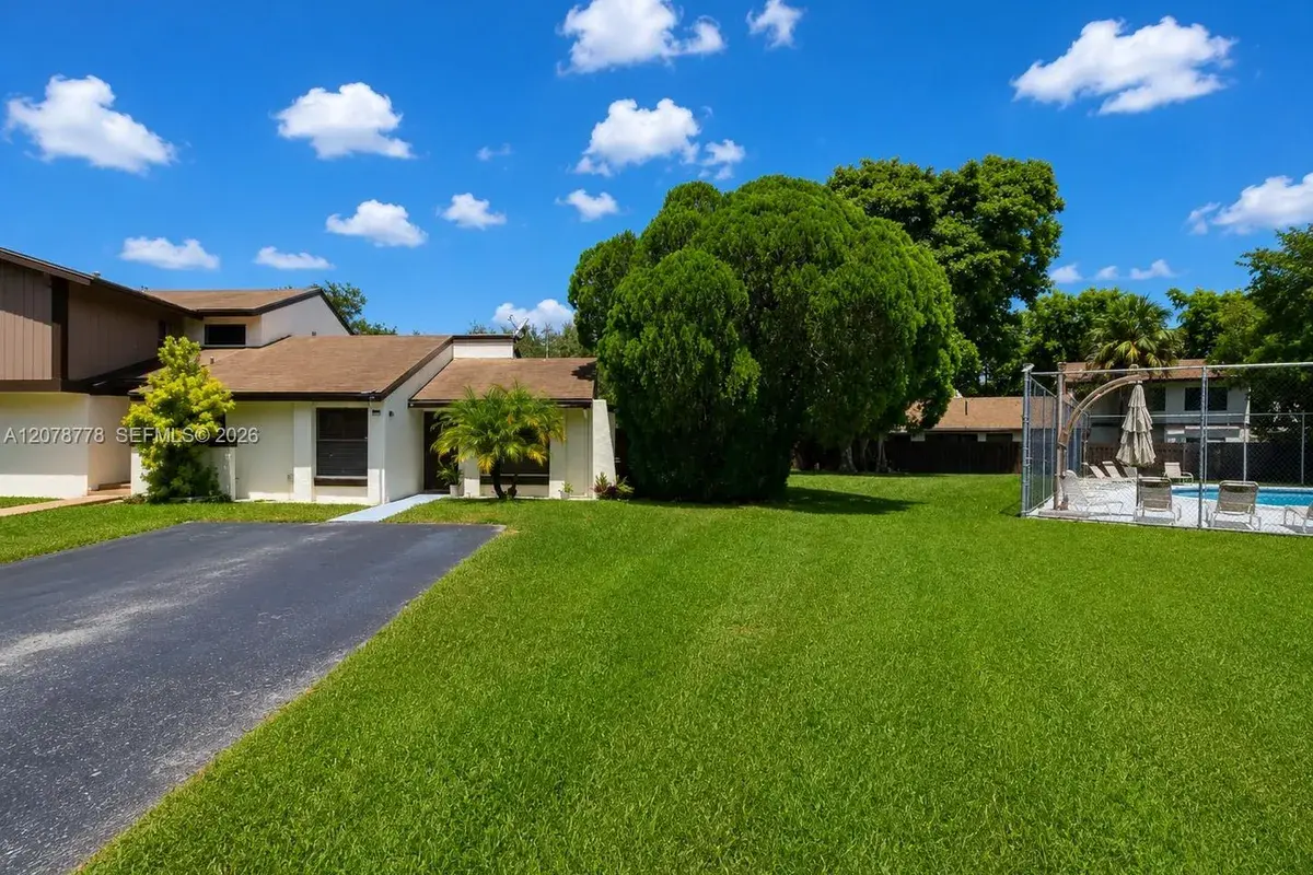 6922 SW 128th Pl, Miami FL 33183