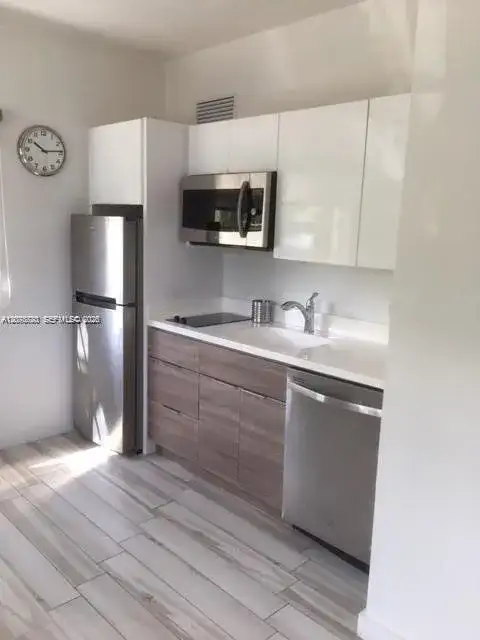 1560 Meridian Ave # 110, Miami Beach FL 33139 photo 5