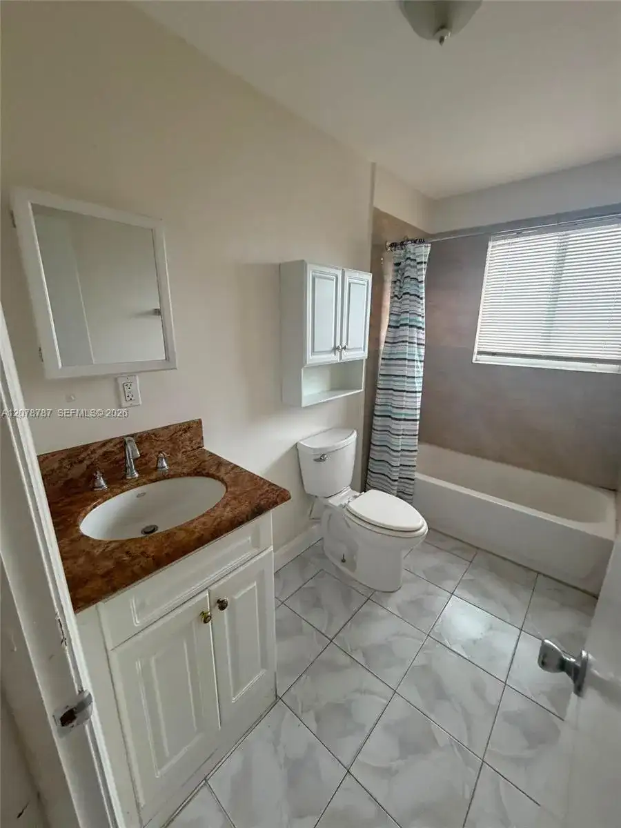 808 NW 19th St # H, Fort Lauderdale FL 33311 photo 5