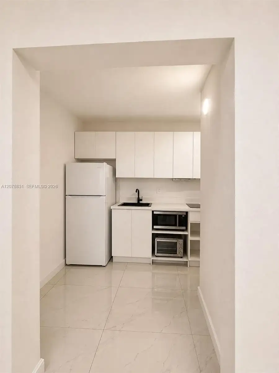 5055 NW 7th St # 1004, Miami FL 33126 photo 2