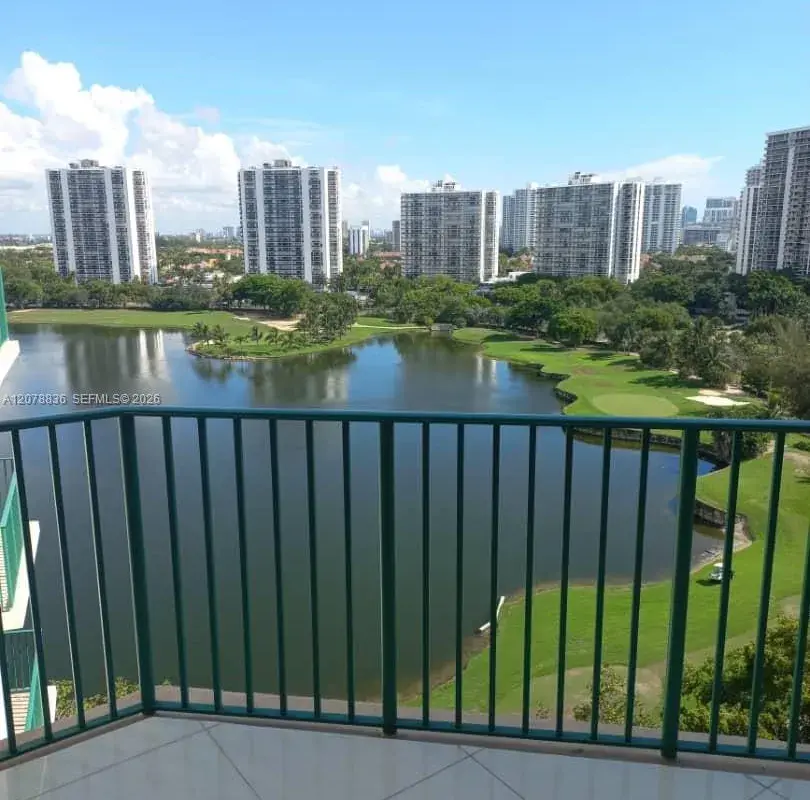 20000 E Country Club Dr # 1212, Aventura FL 33180