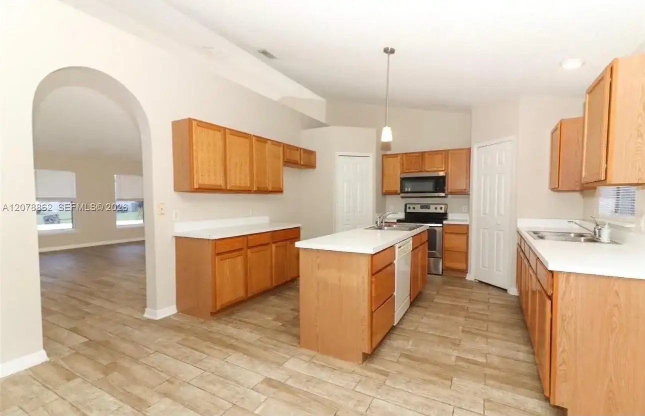 330 KINGFISH DR, Other City - In The State Of Florida FL 34759 photo 4