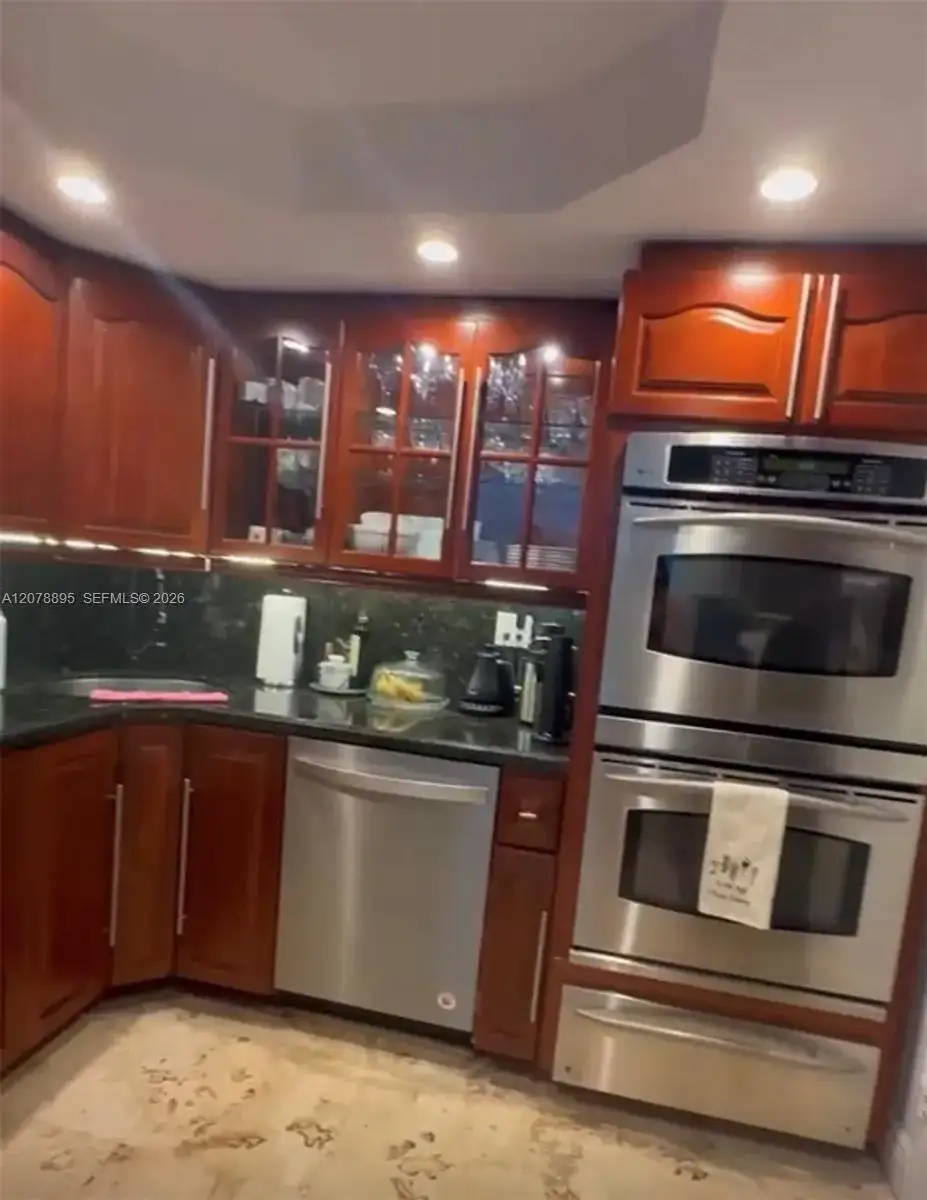 5555 Collins Ave # 10G, Miami Beach FL 33140 photo 4