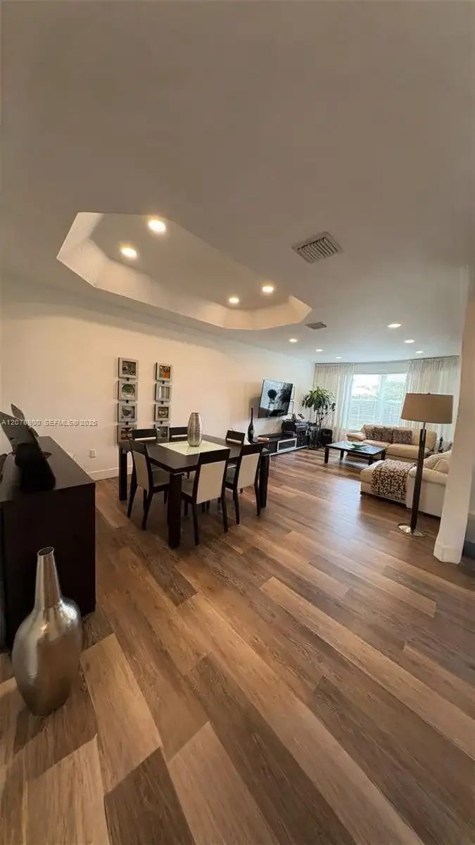 6691 NW 107th Ct, Doral FL 33178 photo 5