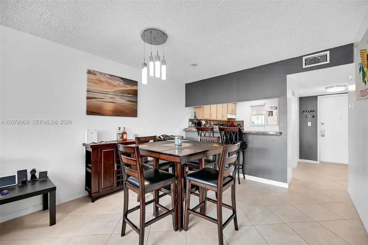 7610 Stirling Rd # 206F, Davie FL 33024