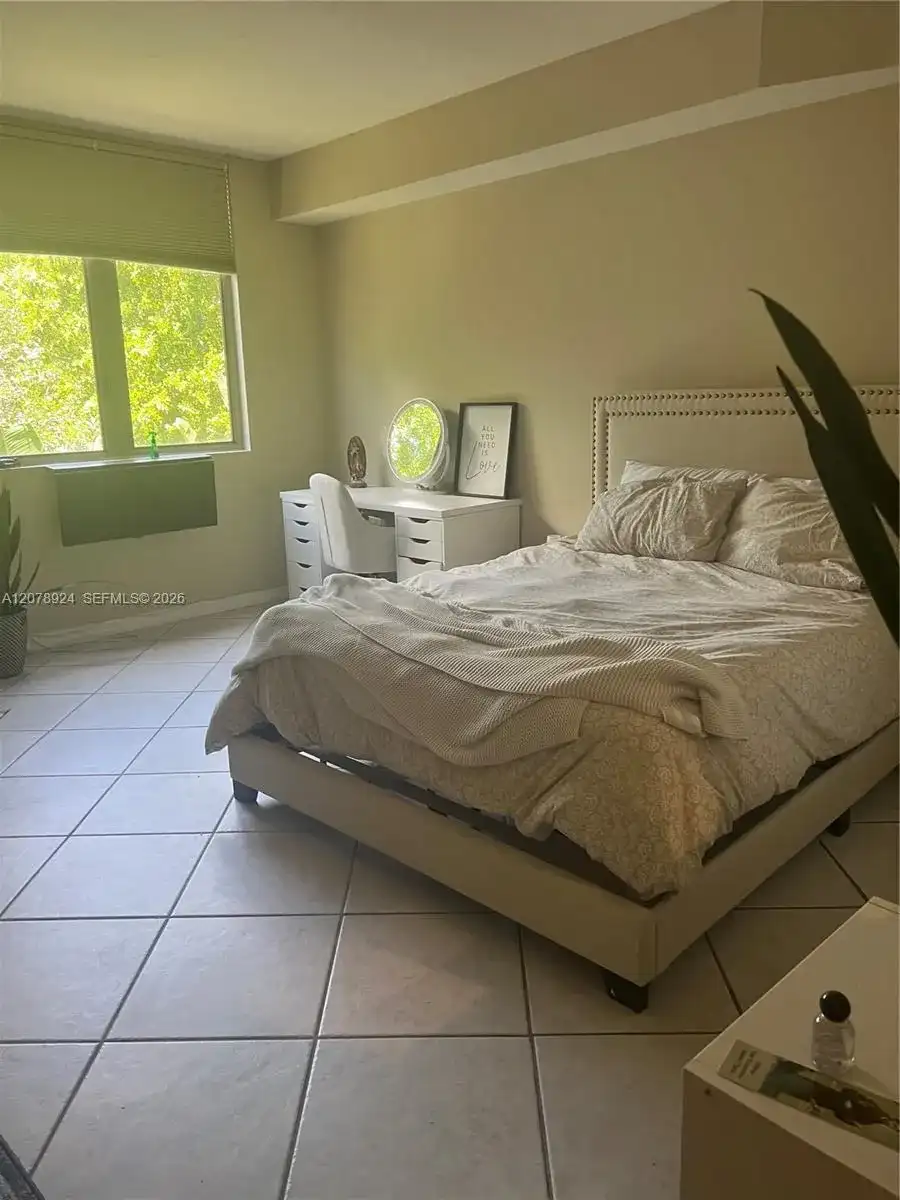 2630 SW 28th St # 26, Miami FL 33133