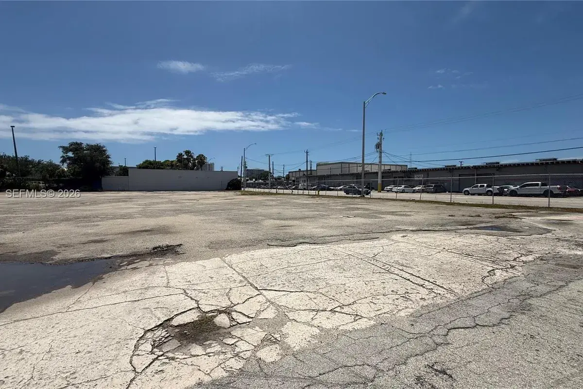 15151 W Dixie Hwy, North Miami Beach FL 33162