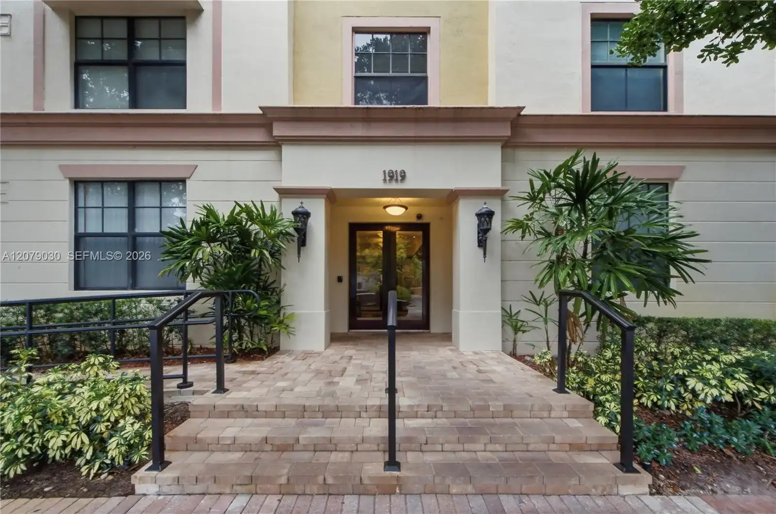 1919 Van Buren St # 614A, Hollywood FL 33020