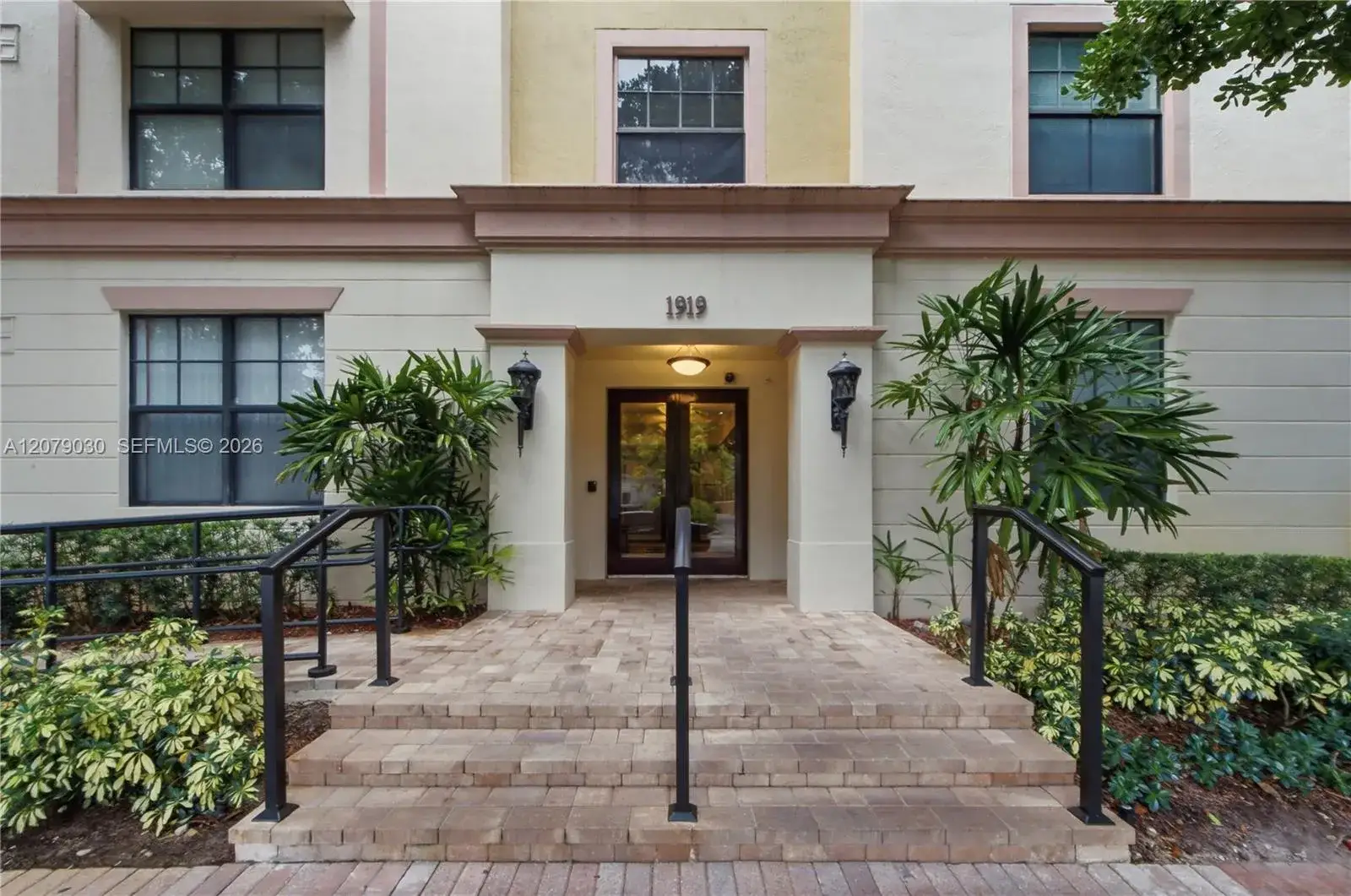 1919 Van Buren St # 614A, Hollywood FL 33020