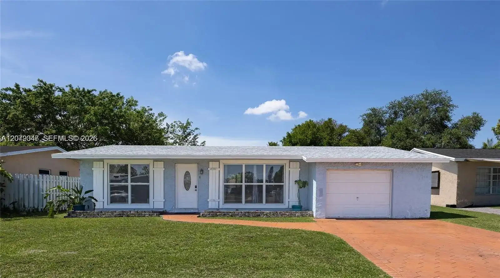 8350 NW 27th Pl, Sunrise FL 33322