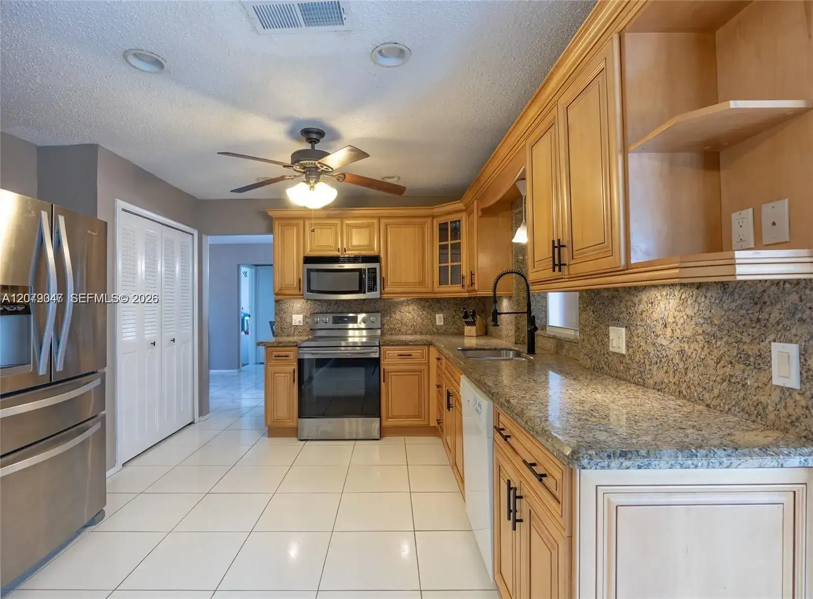 8350 NW 27th Pl, Sunrise FL 33322 photo 3