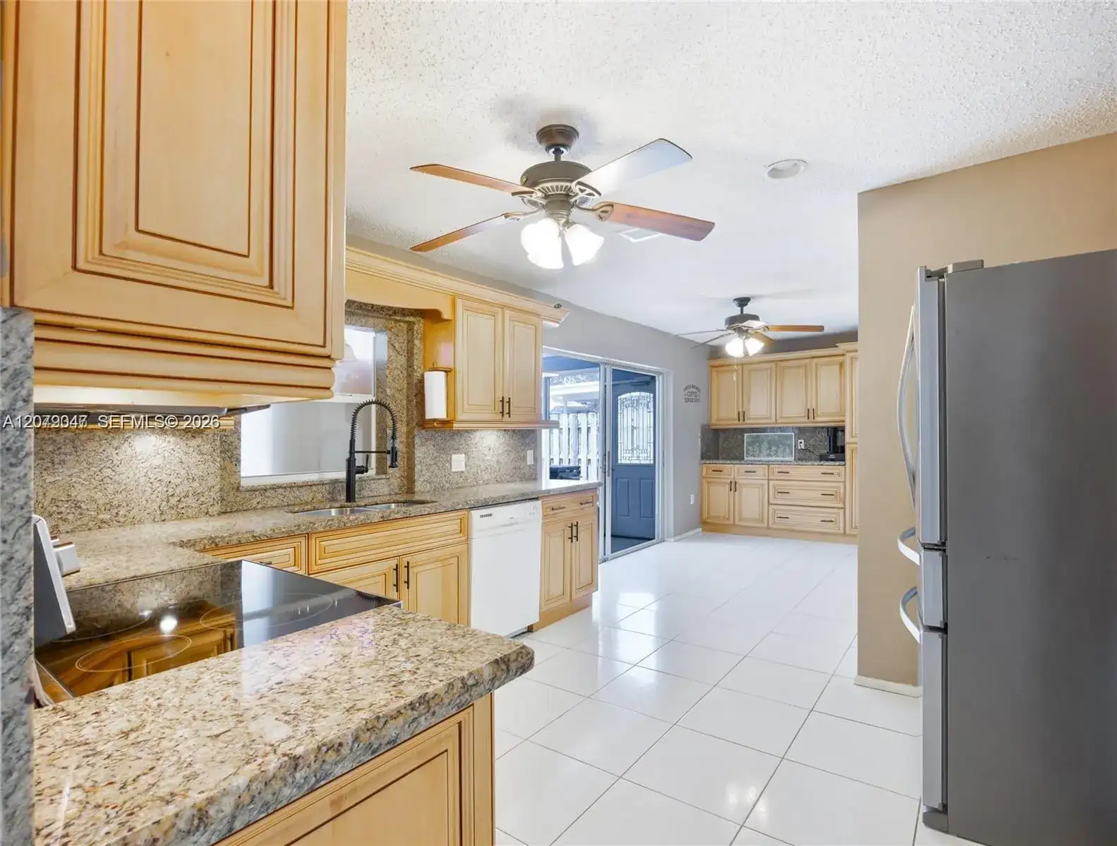 8350 NW 27th Pl, Sunrise FL 33322 photo 4