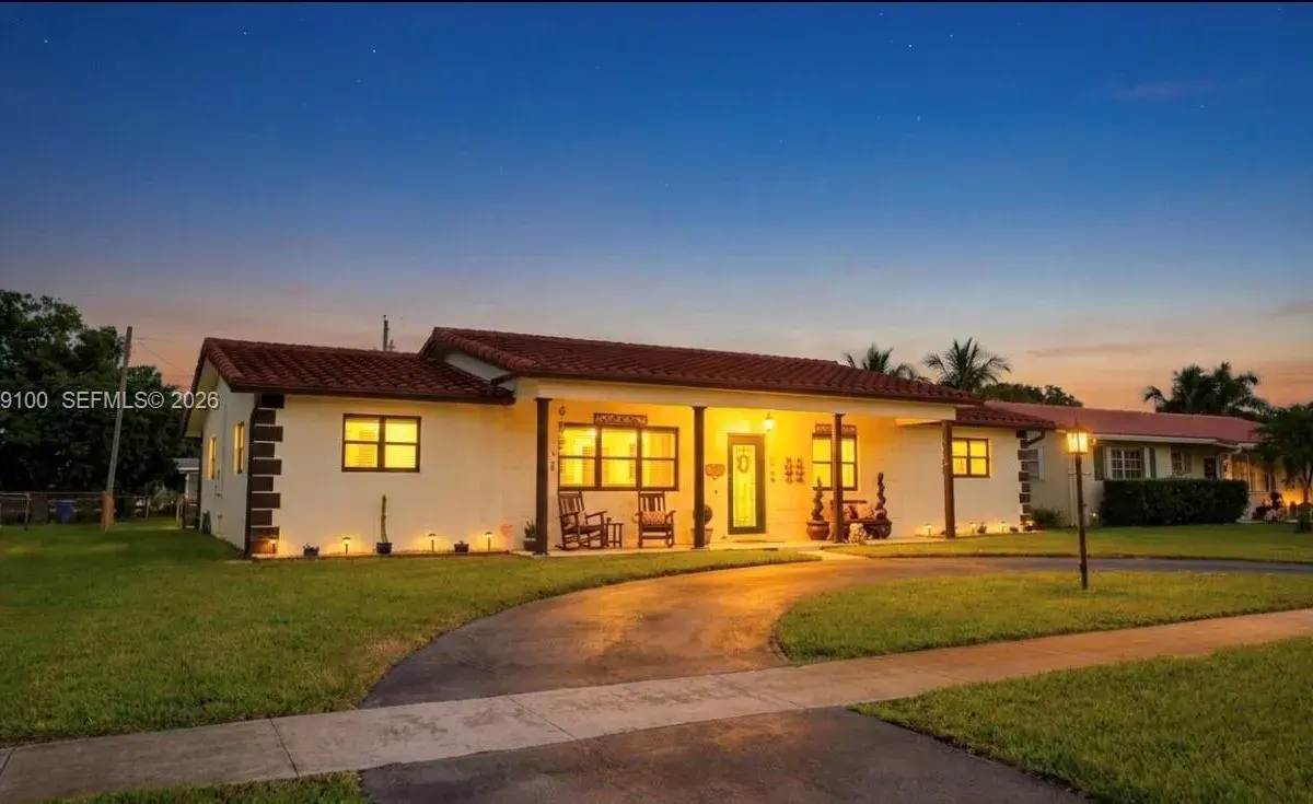 4301 Adams St, Hollywood FL 33021