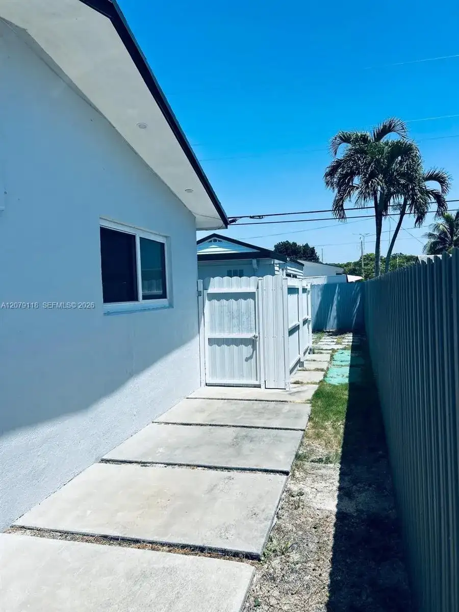 11925 SW 185th Ter, Miami FL 33177 photo 2