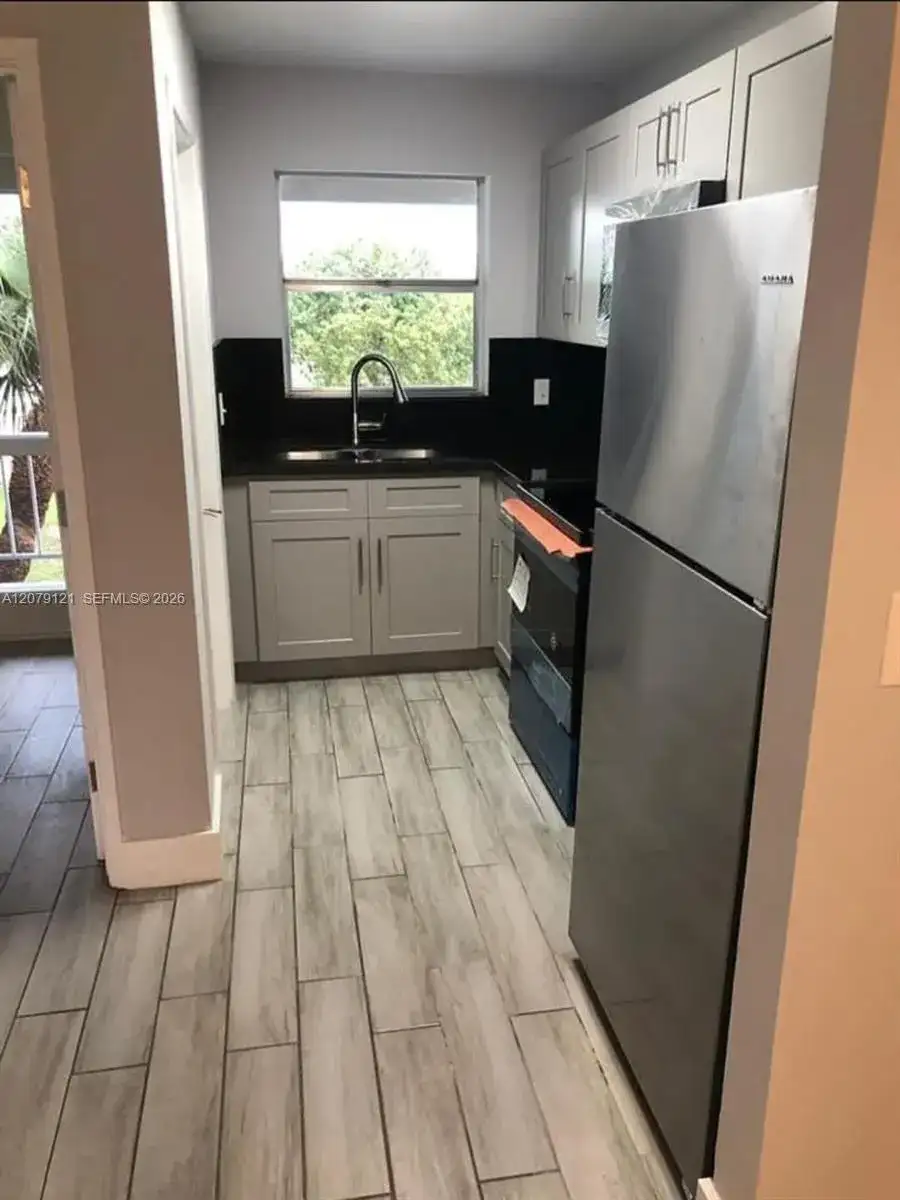 250 Layne Blvd # 307, Hallandale Beach FL 33009 photo 4