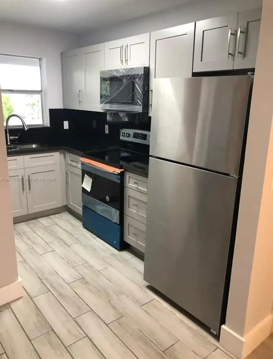 250 Layne Blvd # 307, Hallandale Beach FL 33009 photo 5