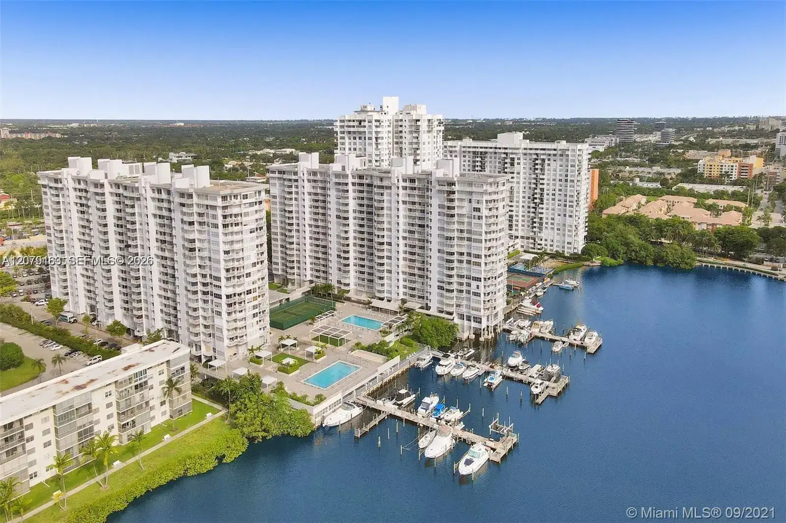 18011 Biscayne Blvd # 1703, Aventura FL 33160 photo 5