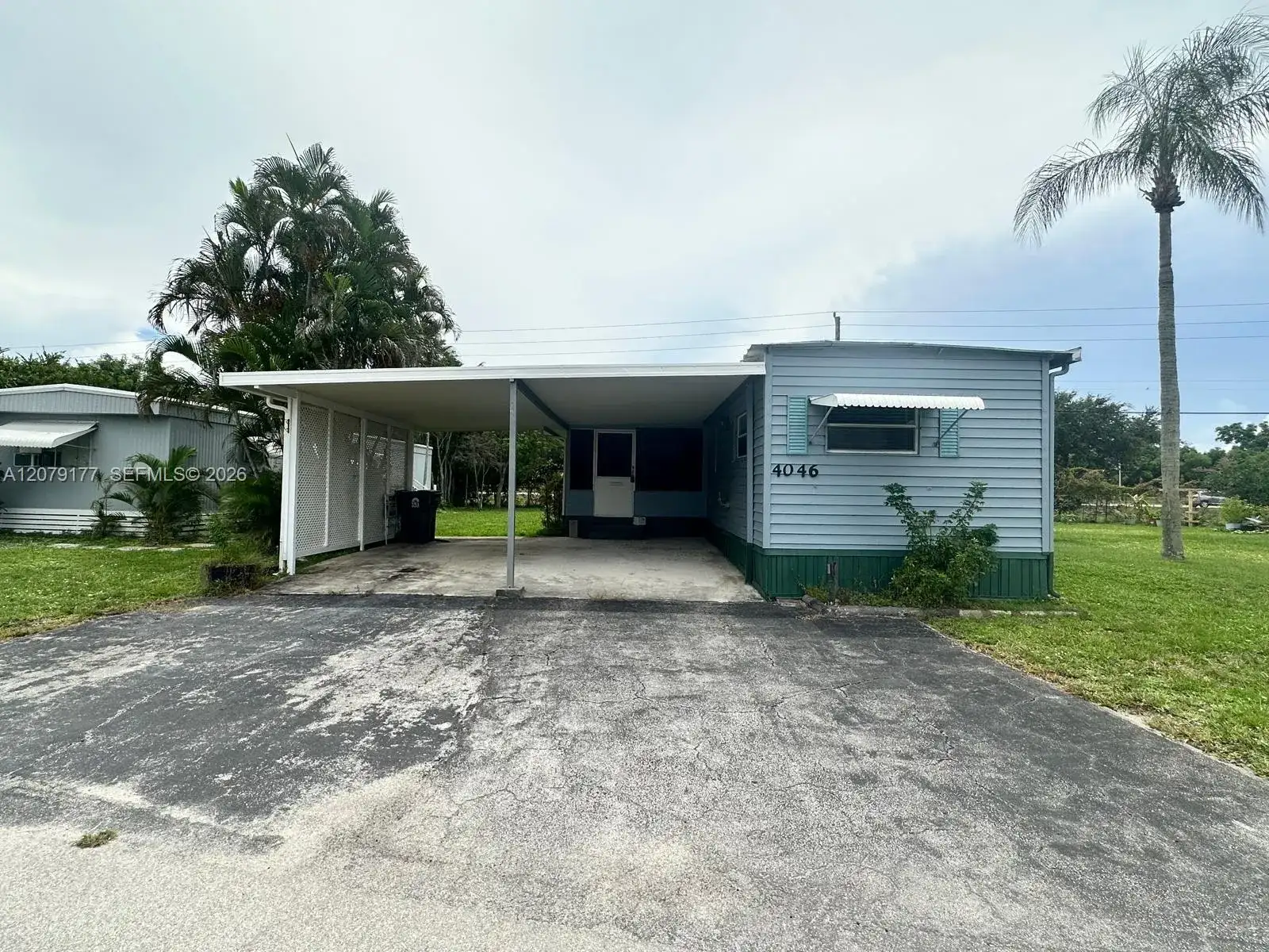 4046 67th Ln, Riviera Beach FL 33404 photo 2