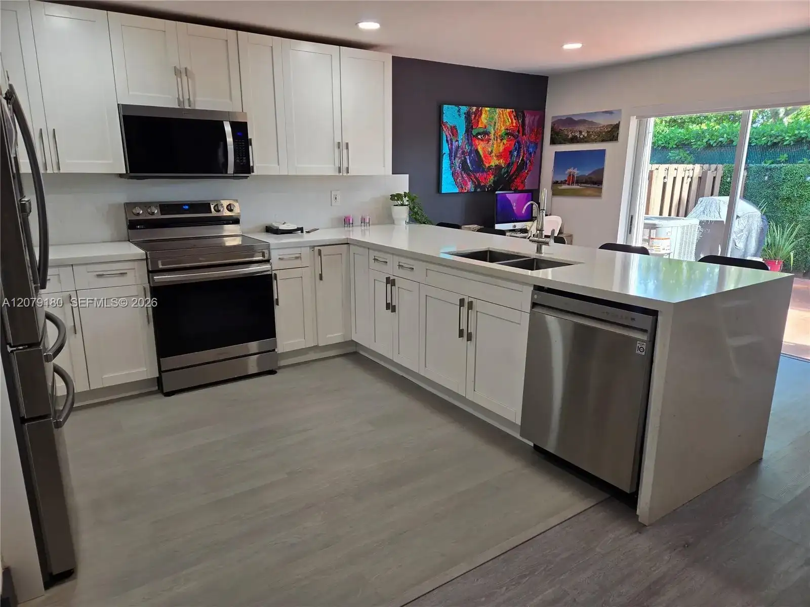 11464 NW 50th Ter, Doral FL 33178 photo 3