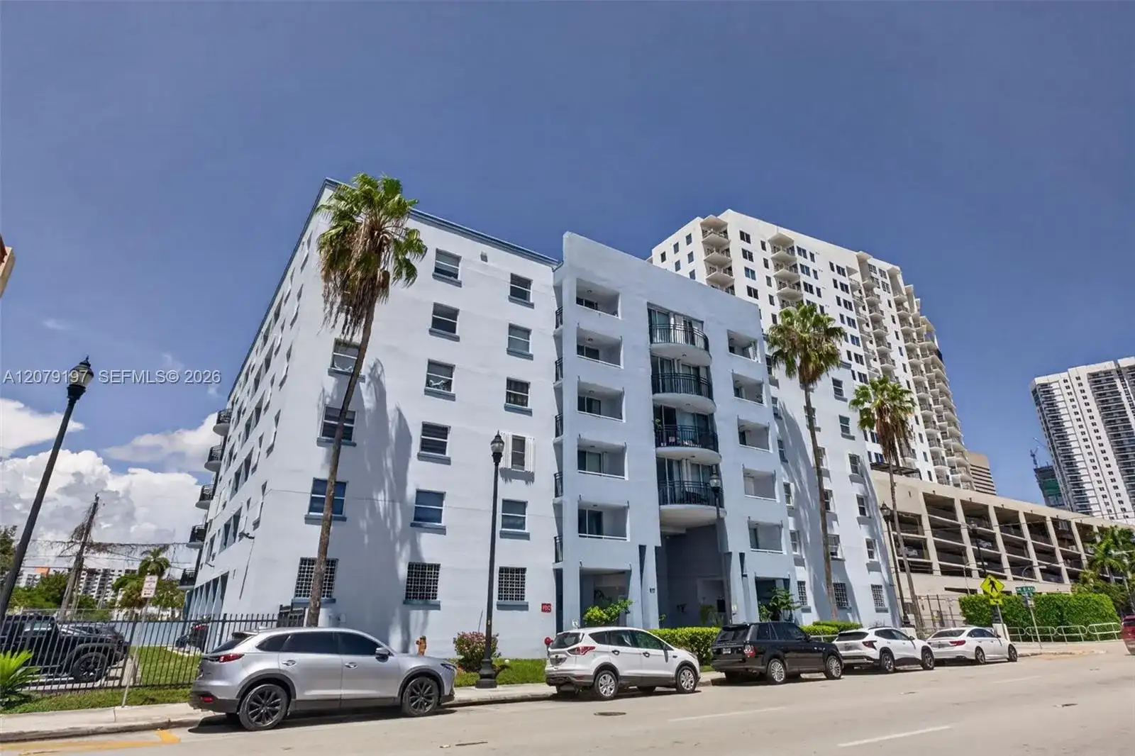 501 SW 1st St # 607, Miami FL 33130 photo 4