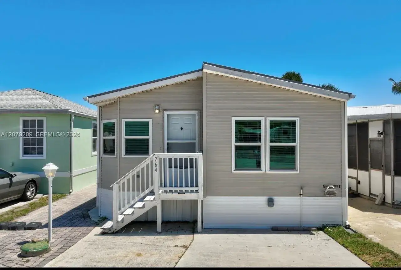 10701 S Ocean Dr, Lot 764, Jensen Beach FL 34957