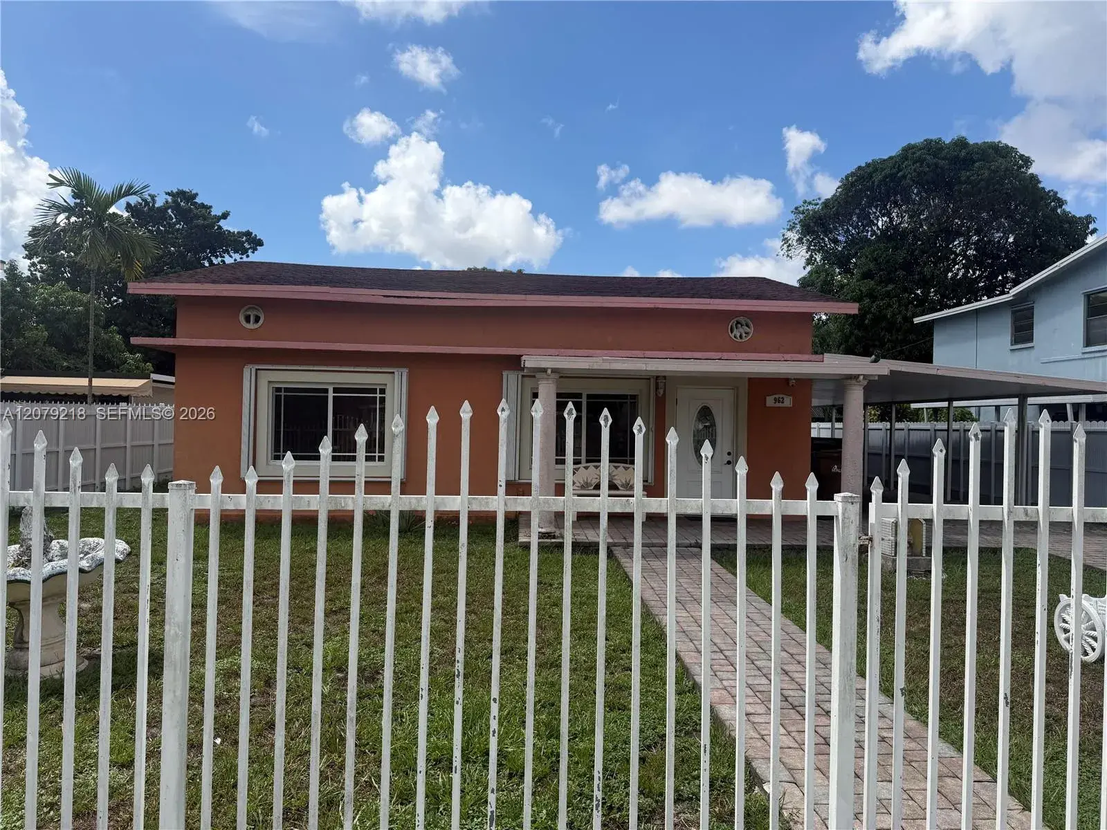 962 E 19th St, Hialeah FL 33013