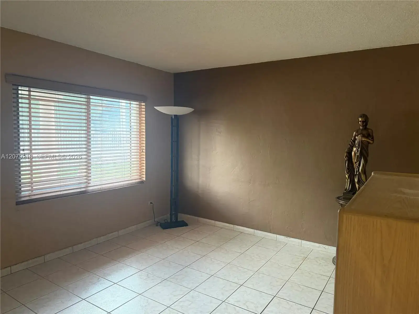 962 E 19th St, Hialeah FL 33013 photo 4