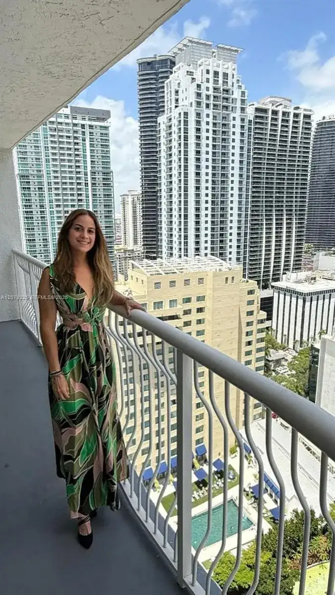 1200 Brickell Bay Dr # 3318, Miami FL 33131 photo 3