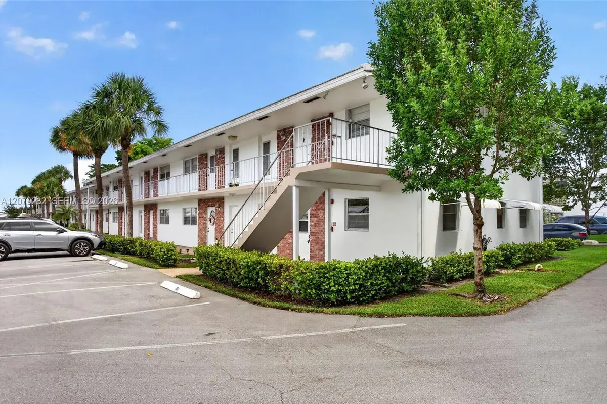 2551 W Golf Blvd # 101, Pompano Beach FL 33064
