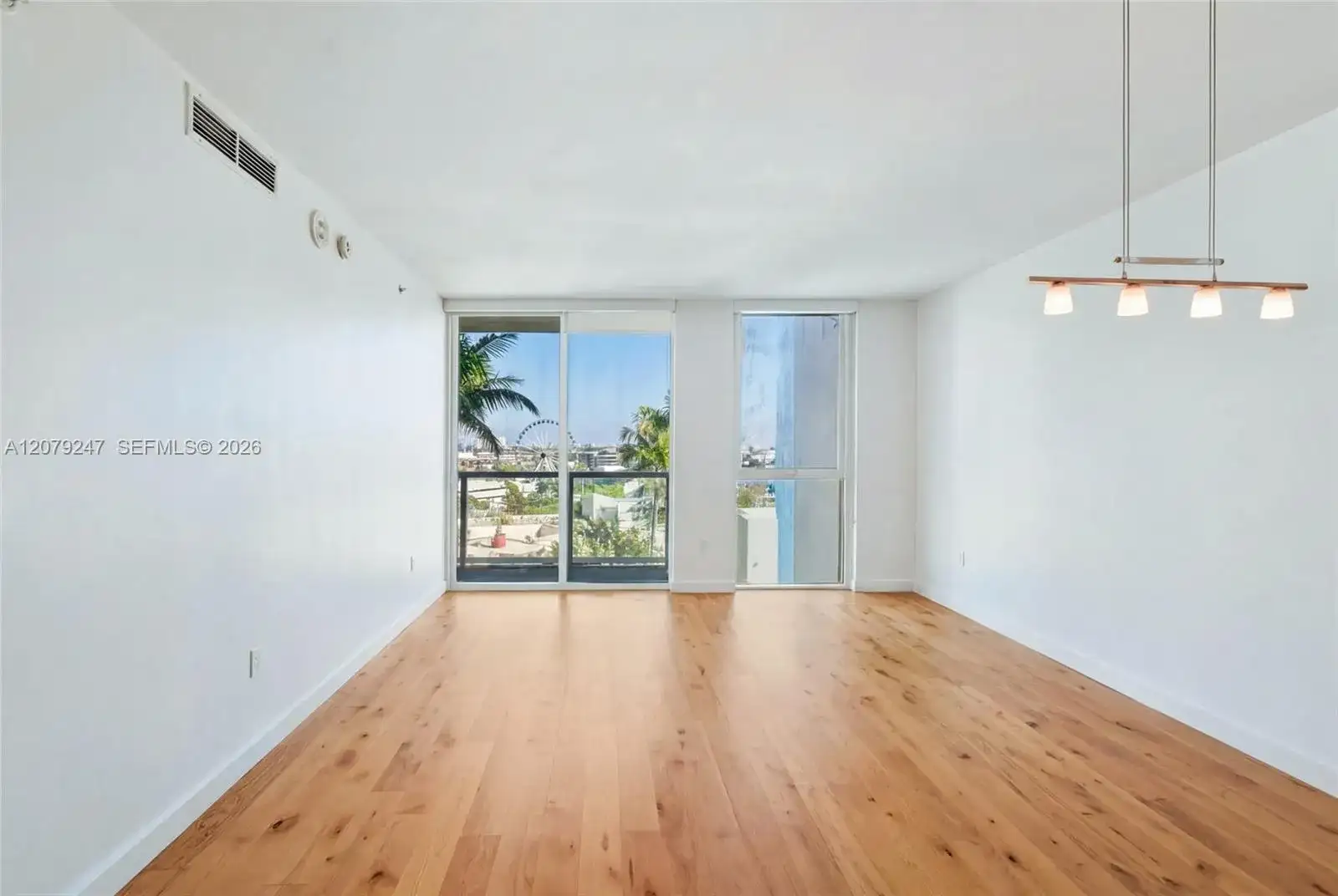253 NE 2nd St # 1007, Miami FL 33132 photo 2