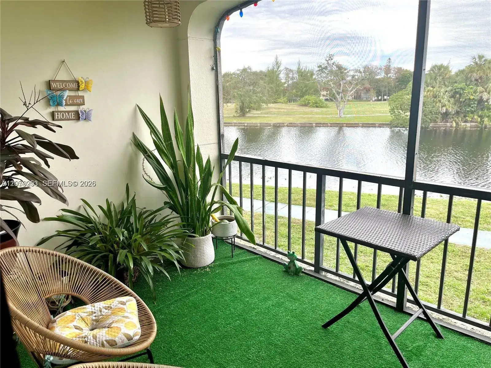 3760 Inverrary Dr # 2R, Lauderhill FL 33319 photo 2