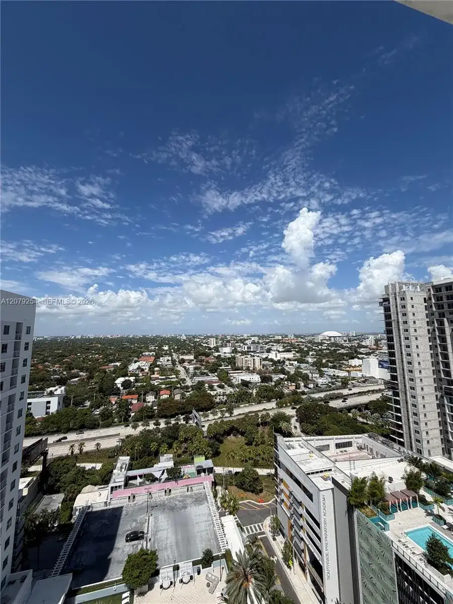 1010 SW 2nd Ave # 1601, Miami FL 33130 photo 3