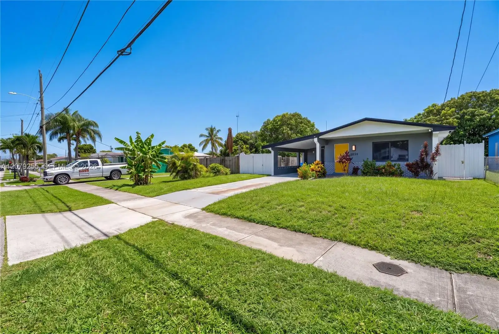 5724 SW 18th St, West Park FL 33023 photo 4