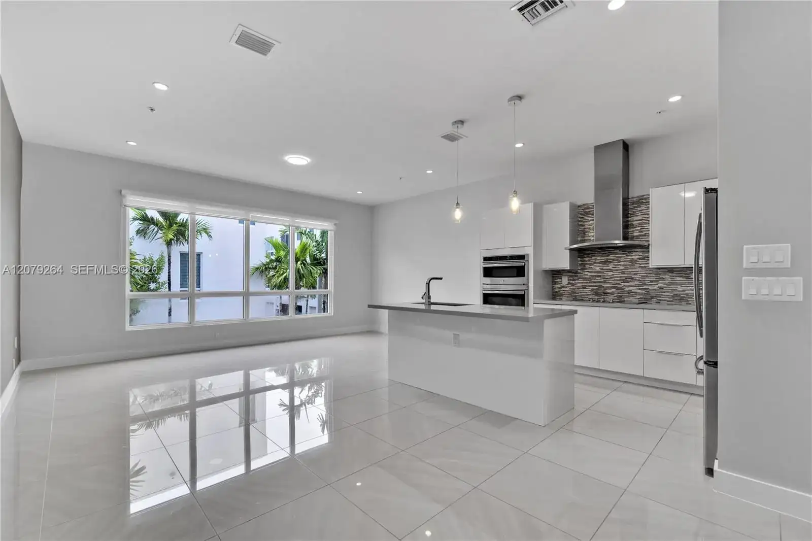 10517 NW 66th St, Doral FL 33178 photo 3