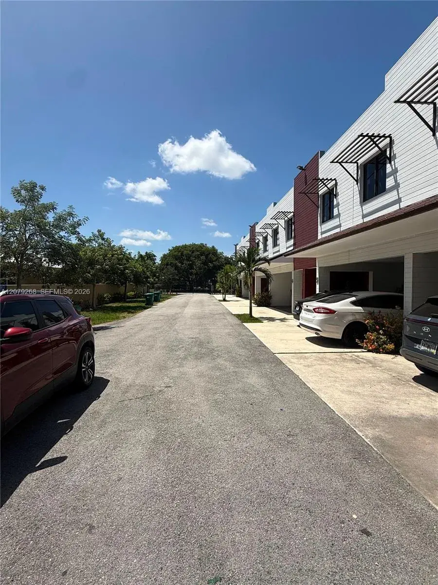 916 NW 8th St # 6, Florida City FL 33034