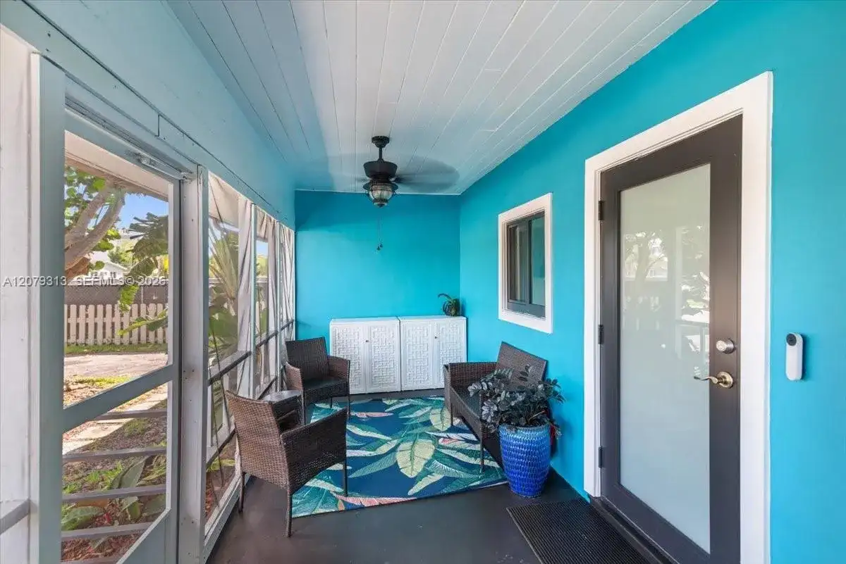 2434 Lincoln St, Hollywood FL 33020 photo 3