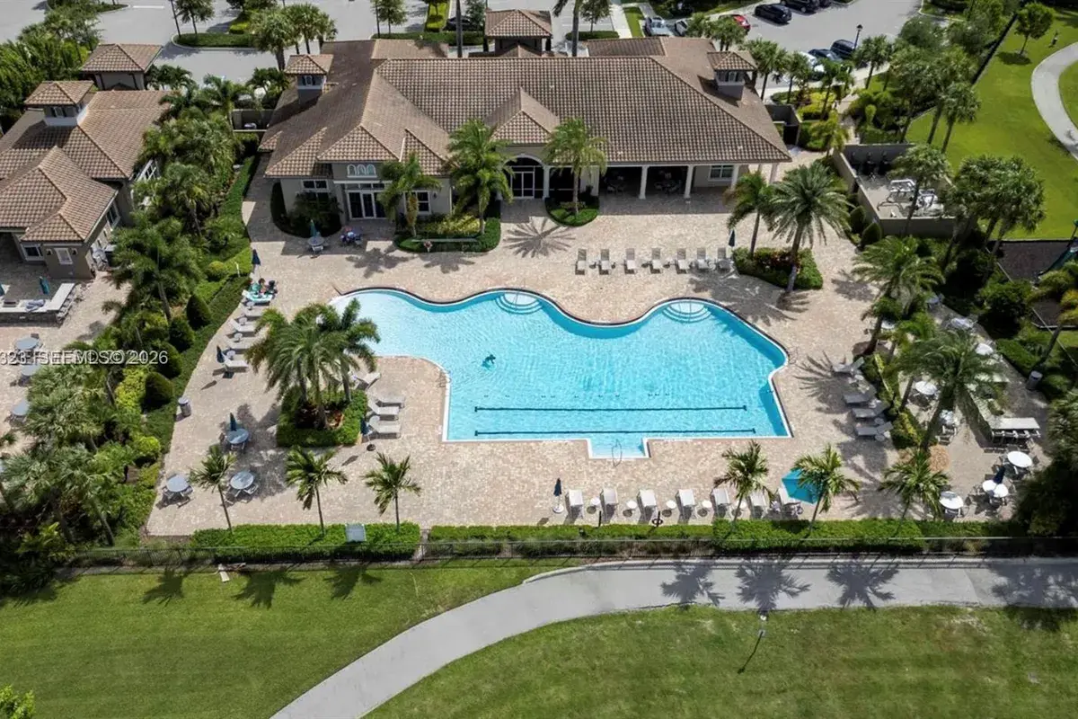1240 Eucalyptus Dr # 2, Hollywood FL 33021