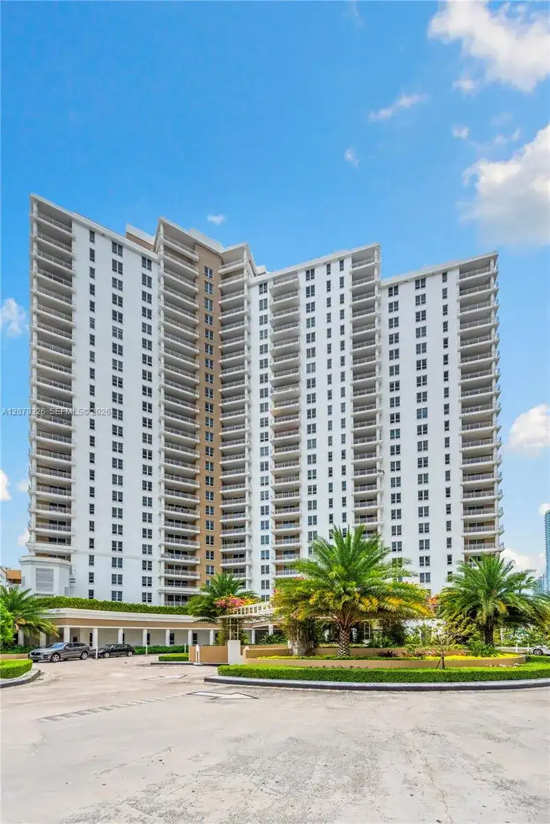 701 Brickell Key Blvd # 707, Miami FL 33131 photo 2
